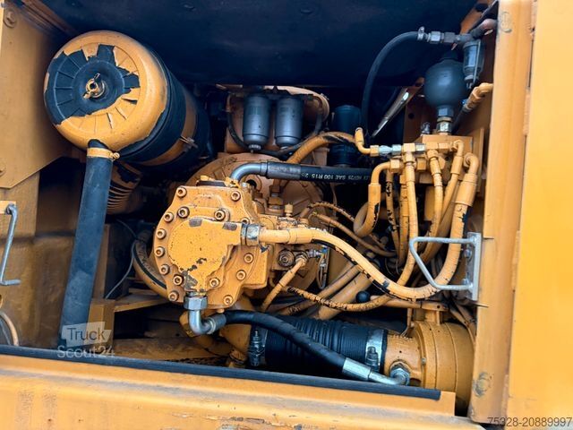 Excavator pe roți LIEBHERR A 902 Litronic