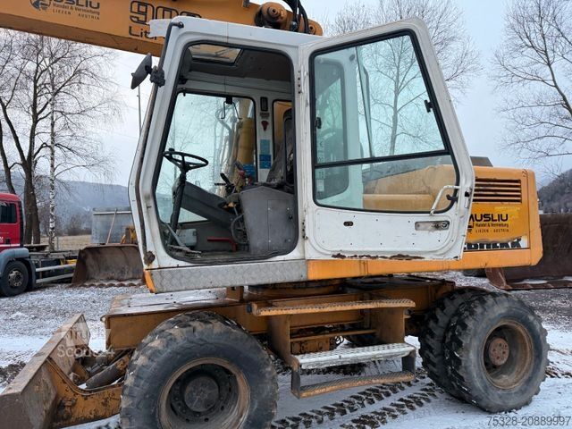 Excavator pe roți LIEBHERR A 902 Litronic