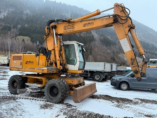 Excavator pe roți LIEBHERR A 902 Litronic