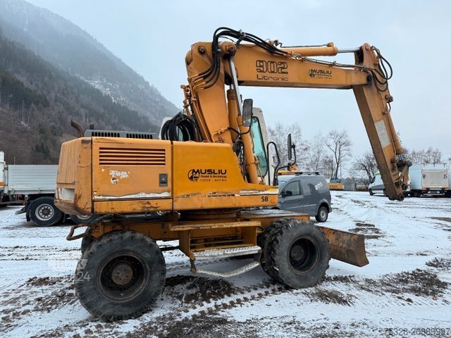 Excavator pe roți LIEBHERR A 902 Litronic