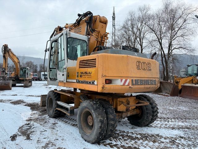 Excavator pe roți LIEBHERR A 902 Litronic