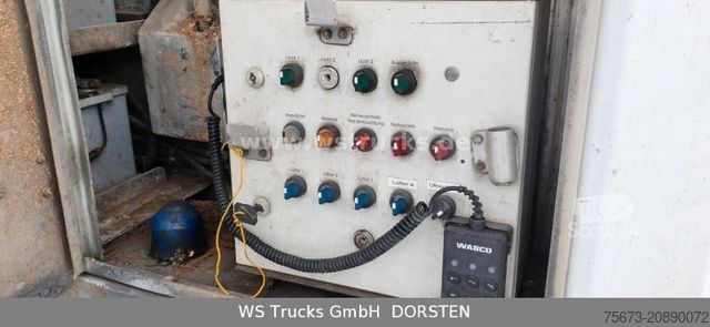 Remorque de transport de chevaux MENKE-JANZEN Tandem 3 Achsen | 2 Stock | Hubdach | Aggregat