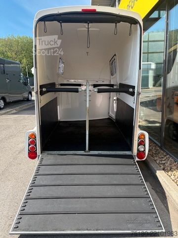 Paardentransportaanhanger HUMBAUR Maximus 2 Pferdeanhänger Vollpolyester 2,7t