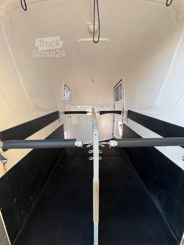 Paardentransportaanhanger HUMBAUR Maximus 2 Pferdeanhänger Vollpolyester 2,7t