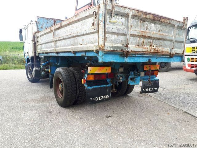 Damperli kamyon VOLVO F10 260,Blatt Federung,Dreiseitenkipper,NO CRANE