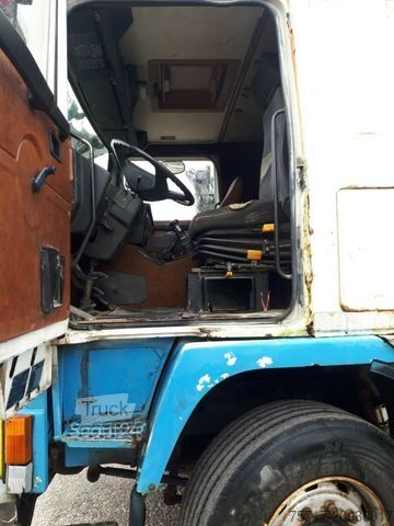 Kipper LKW VOLVO F10 260,Blatt Federung,Dreiseitenkipper,NO CRANE