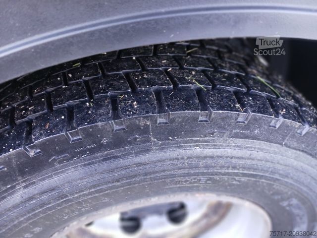 Valníkový nákladní automobil s plachtou DAF LF 260 FA, GERMAN, EURO6, Schlafkabine