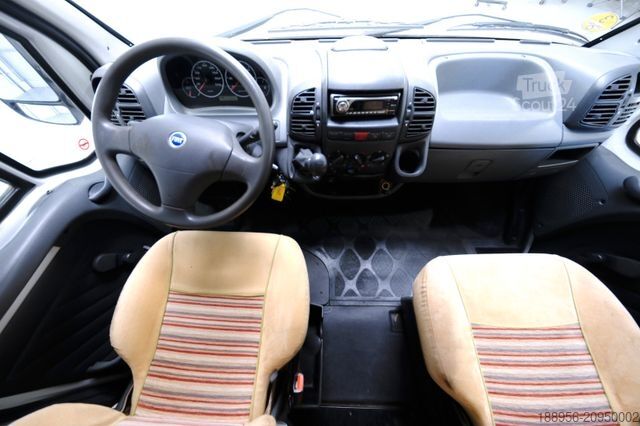 Autorulotă semi-integrată BÜRSTNER T 580 Marano/Festbett/Solar/Markise/nur 5,99 m