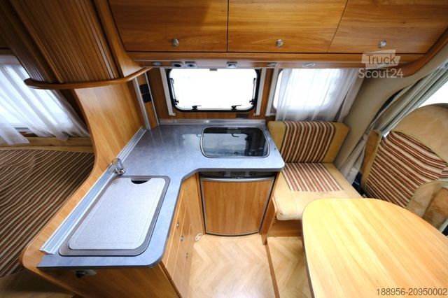 Autorulotă semi-integrată BÜRSTNER T 580 Marano/Festbett/Solar/Markise/nur 5,99 m