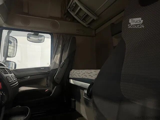 Standaard-SZM DAF XF 106.460 SUPERSPACECAB