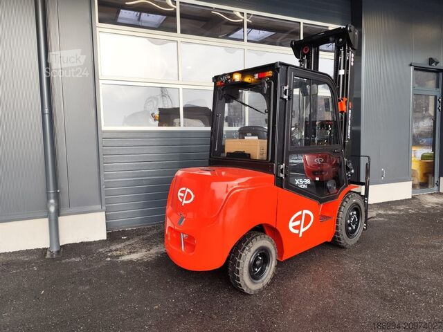 Carrello elevatore frontale EP EFL382X5