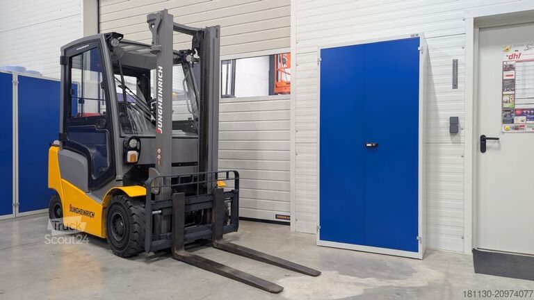 Frontgaffeltruck Jungheinrich TFG 320 GE 115 300ZT