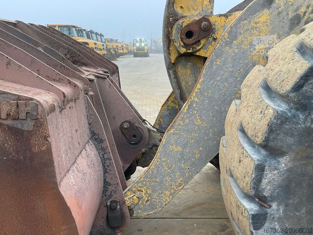 Chargeuse Caterpillar 966M