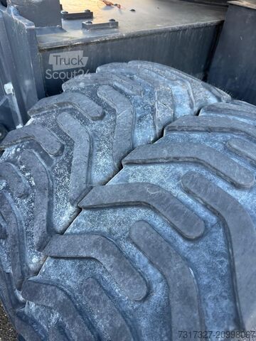 Mobile excavator Komatsu PW-180 11E0