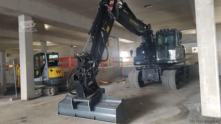 Mobile excavator Komatsu PW-180 11E0