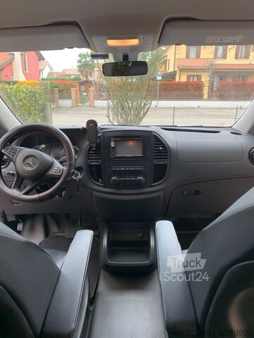 Kapalı kasa kamyonet Mercedes-Benz Mercedes Benz Vito Tourer 119 CDI 4X4