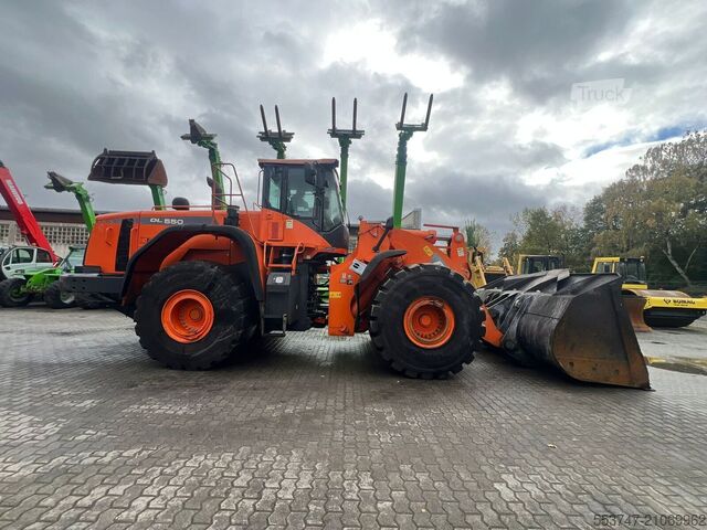 Încărcător pe roți Doosan DL 550-3