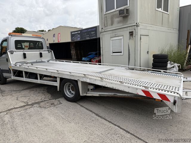 Transporter mit Koffer Iveco Daily 70 C 17 EEV TIJHOF Autotransporter