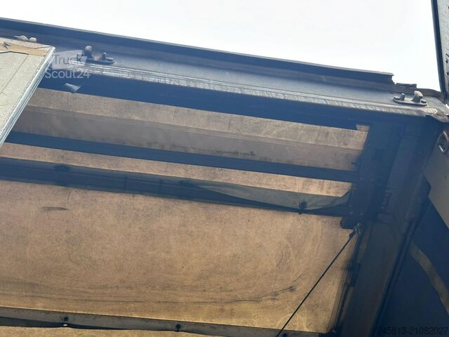Open semitrailer with tarp Wielton 