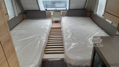 Caravan Knaus Südwind 460 EU 60 Years 1700kg, Bugfenster