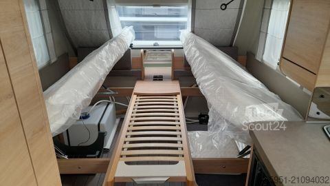 Caravan Knaus Südwind 460 EU 60 Years 1700kg, Bugfenster