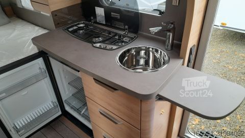 Caravan Knaus Südwind 460 EU 60 Years 1700kg, Bugfenster