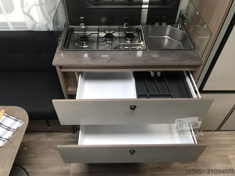 Τροχόσπιτο Fendt Tendenza 515 SG 2000kg Dekopaket TV Halter