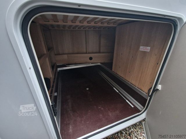 Ημιενσωματωμένο αυτοκινούμενο τροχόσπιτο KNAUS SKY WAVE 650 MF 60 Years