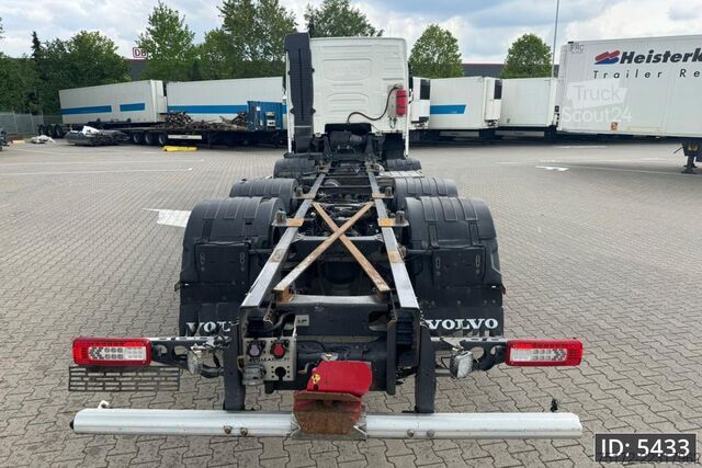 Alusta ja ohjaamo Volvo FH 540 Globetrotter, Euro 6, / 8x4 / ADR / Stee...