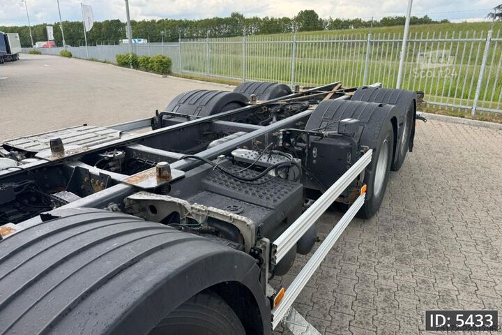 Alusta ja ohjaamo Volvo FH 540 Globetrotter, Euro 6, / 8x4 / ADR / Stee...