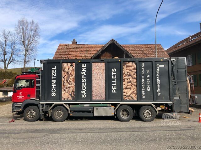 Blæsning af flis med 150 mm slange MAN TGS 35.440 Blasen / Pumpen Hackschnitzel Schubboden