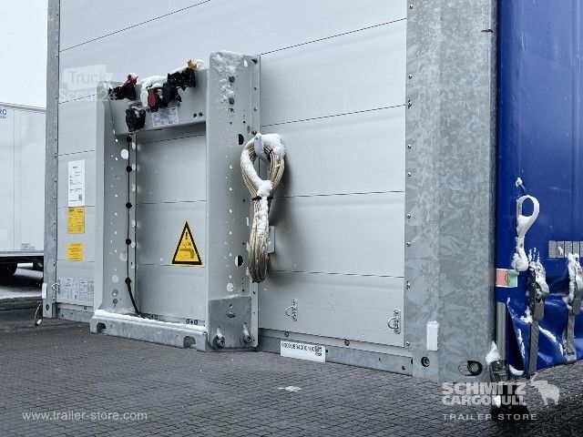 Atvērta puspiekabe ar tentu Schmitz Cargobull Curtainsider Mega Getränke
