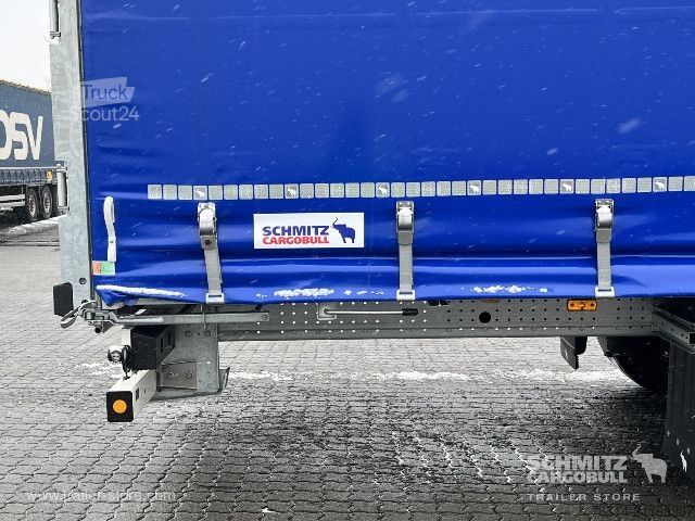 Atvērta puspiekabe ar tentu Schmitz Cargobull Curtainsider Mega Getränke