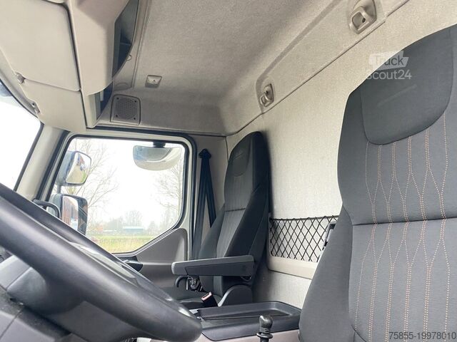 Benne fermée DAF LF 170 Boxtruck / Loading Lift / Manual / 331.0...
