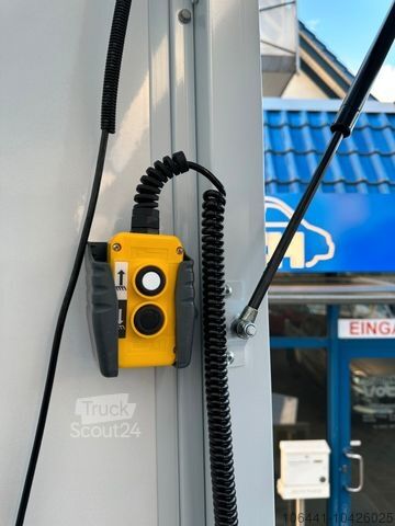 Resväska MERCEDES-BENZ Sprinter 317 Kofferaufbau LBW