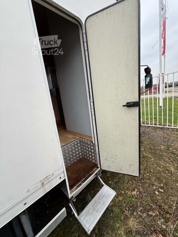 شاحنة تخييم renault Midlum 180