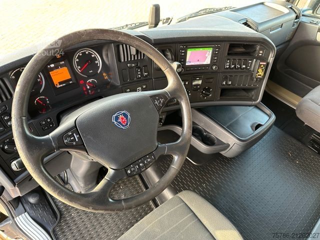 Camião de plataforma SCANIA R450 L 8x4 Fassi F 660 RA 2.28 HE/ Winde/ Funk
