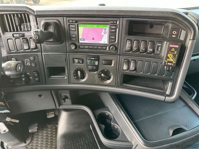 Camião de plataforma SCANIA R450 L 8x4 Fassi F 660 RA 2.28 HE/ Winde/ Funk