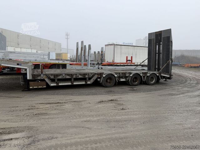 Žemagrindė puspriekabė Humbaur HTS30  3 Achs Satteltieflader mit Radmulden