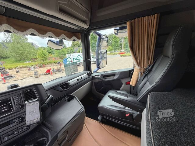 Standartinis vilkikas SCANIA R560 6X2-2