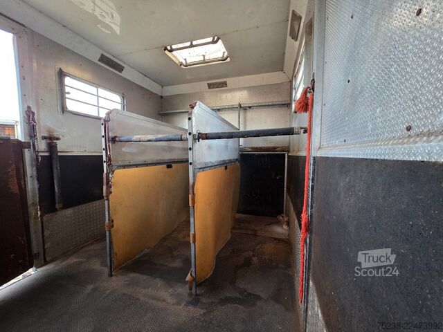Camion pentru transport bovine MERCEDES-BENZ Atego 1229