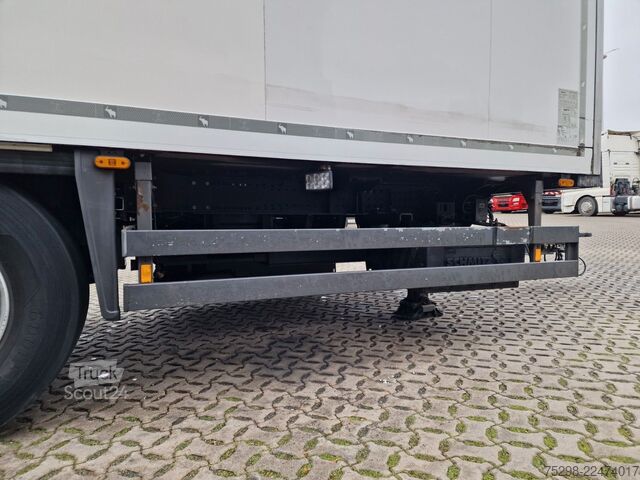 Kylmäkoneperävaunu SCHMITZ CARGOBULL ZKO 18 / Ladebordwand