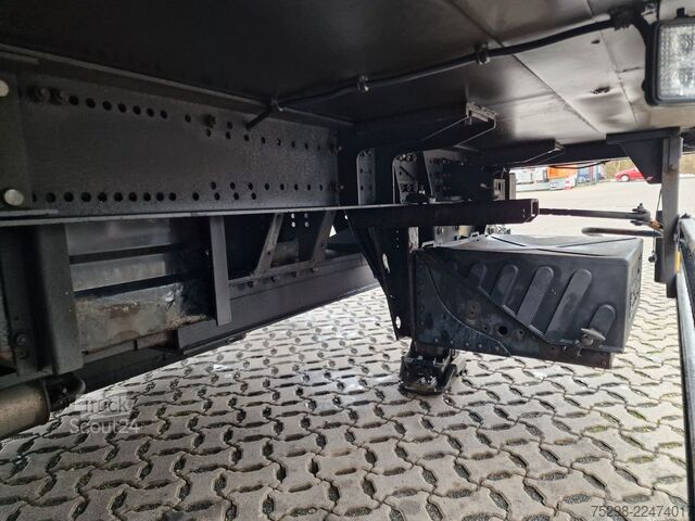 Kylmäkoneperävaunu SCHMITZ CARGOBULL ZKO 18 / Ladebordwand