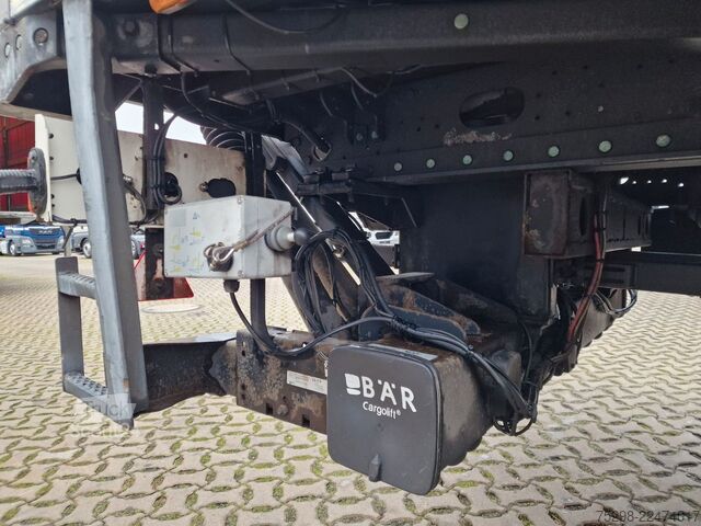 Kylmäkoneperävaunu SCHMITZ CARGOBULL ZKO 18 / Ladebordwand