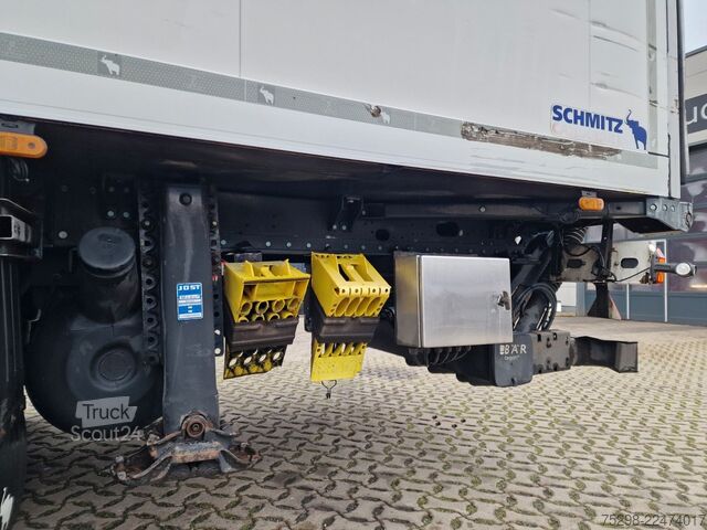 Kylmäkoneperävaunu SCHMITZ CARGOBULL ZKO 18 / Ladebordwand