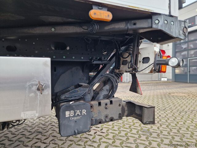 Kylmäkoneperävaunu SCHMITZ CARGOBULL ZKO 18 / Ladebordwand