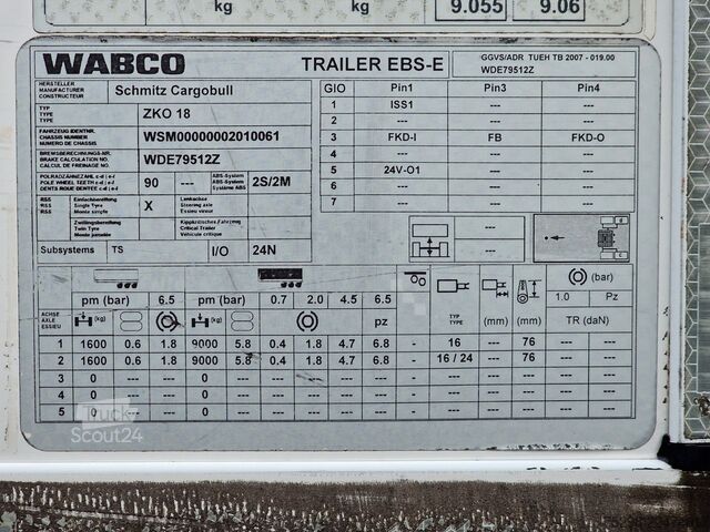 Kylmäkoneperävaunu SCHMITZ CARGOBULL ZKO 18 / Ladebordwand