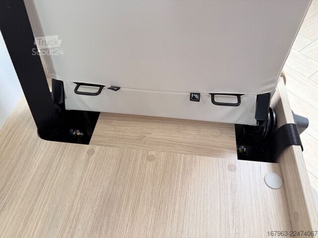 Puoliksi integroitu matkailuauto CHAUSSON X640 Exclusive Line ~ NEUHEIT bei CHAUSSON