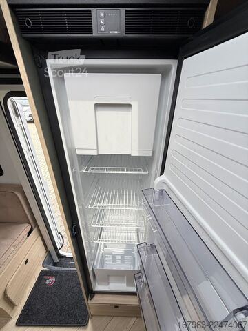 Puoliksi integroitu matkailuauto CHAUSSON X640 Exclusive Line ~ NEUHEIT bei CHAUSSON