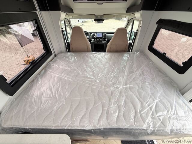 Puoliksi integroitu matkailuauto CHAUSSON X640 Exclusive Line ~ NEUHEIT bei CHAUSSON
